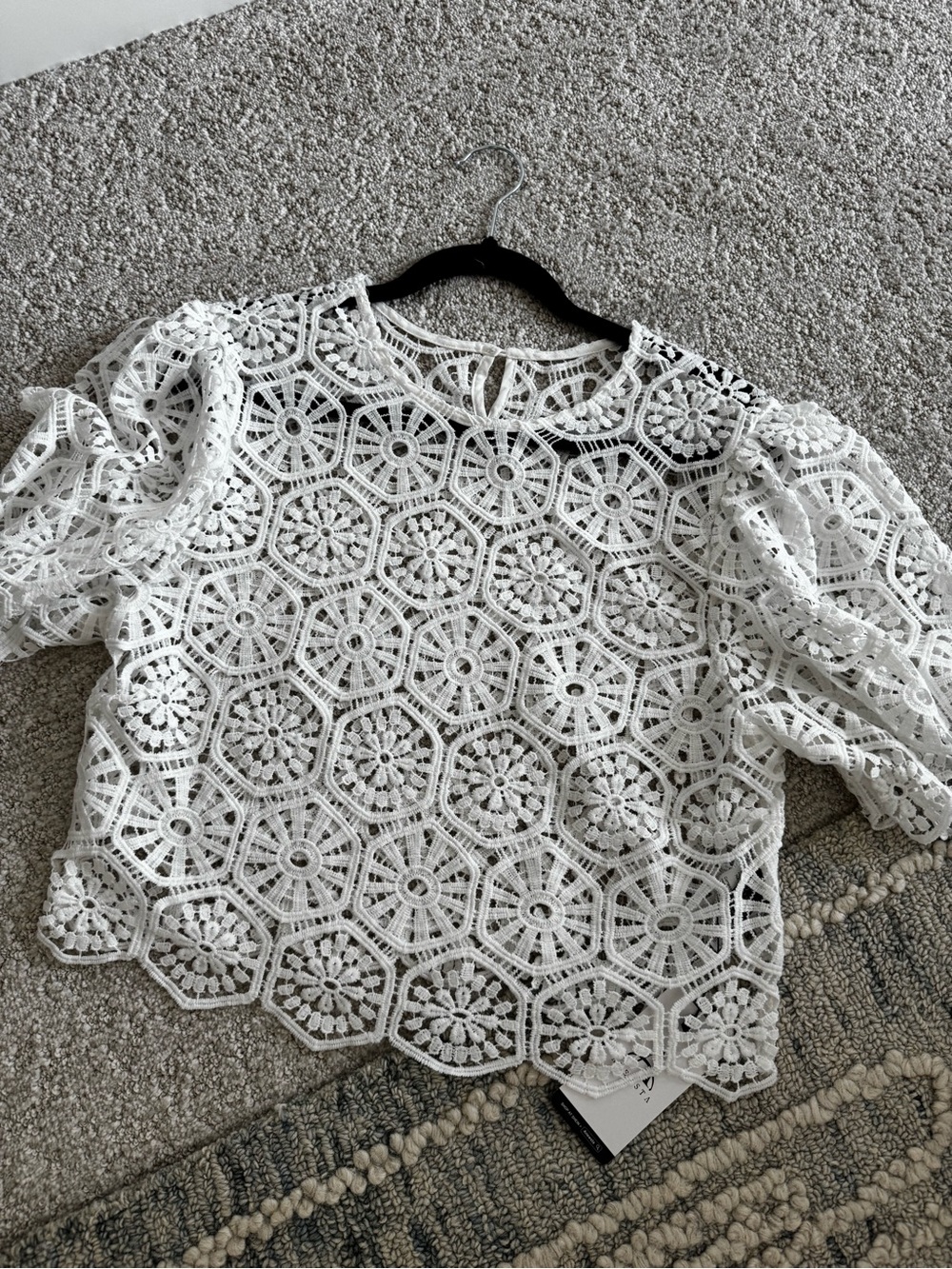 Women's White Crochet Lace Puff-Sleeve Top